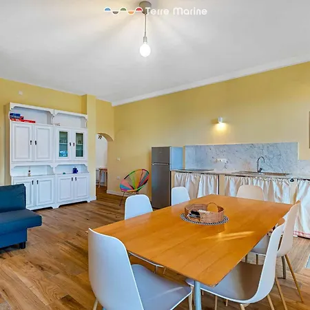 Twilight, Terre Marine Apartment
